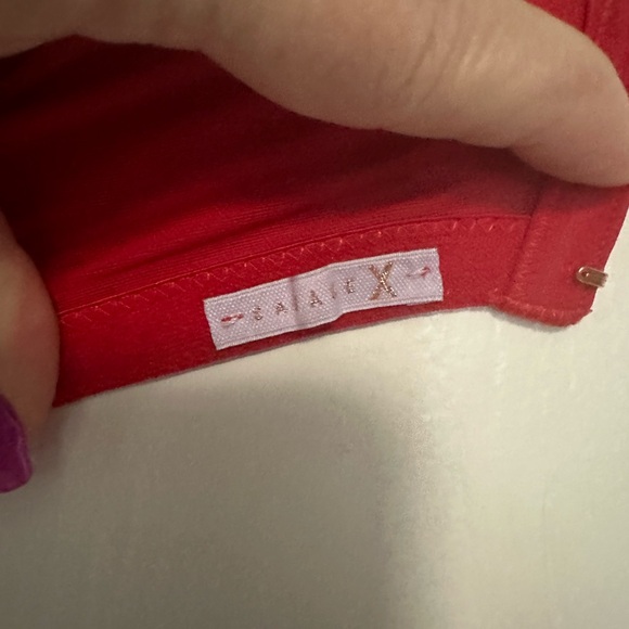 SAVAGE X FENTY 38DDD red balconette, sheer w/red glider threaded hearts - Picture 6 of 6